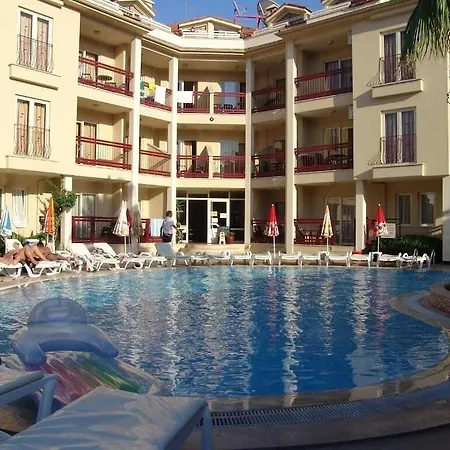 Club Amaris Aparthotel 3*