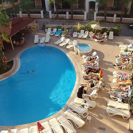 Club Amaris Aparthotel 3*