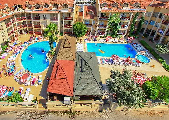 Club Amaris Aparthotel 3*